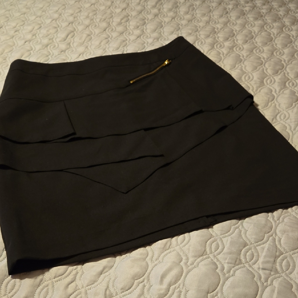 Larry Lavine Elegant Black Layered Skirt w/ Zipper Accent